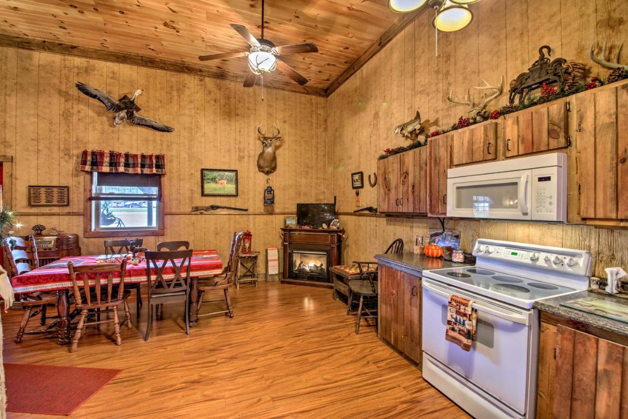 The Bovard Lodge Rustic Cabin Near Ohio River! Florence Ngoại thất bức ảnh